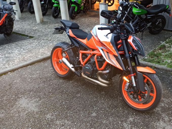 KTM 1290 SUPER DUKE R 4
