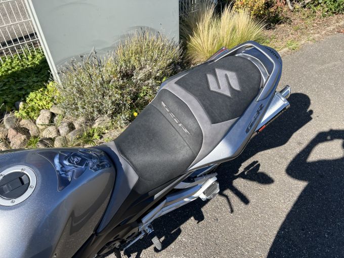 SUZUKI GSR 600 4