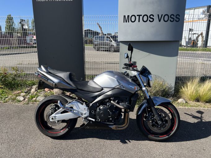 SUZUKI GSR 600 4