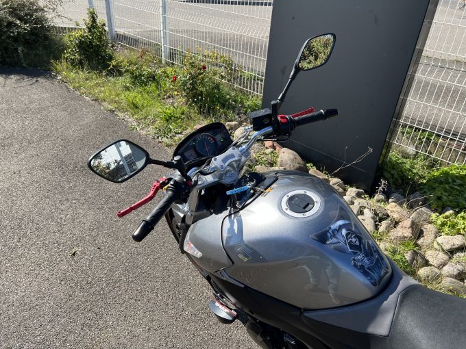 SUZUKI GSR 600 4