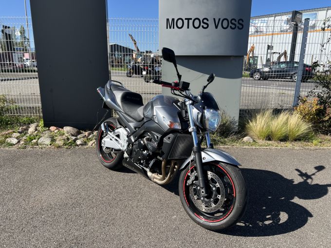 SUZUKI GSR 600 4