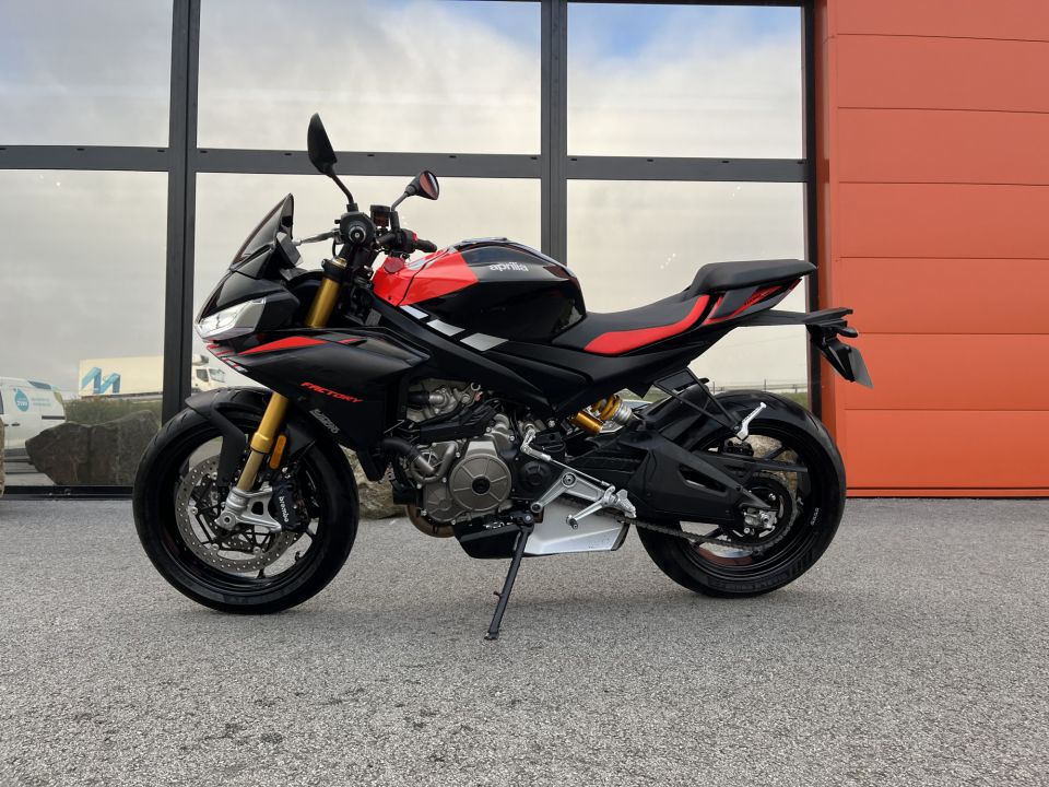 APRILIA TUONO 660 FACTORY 4