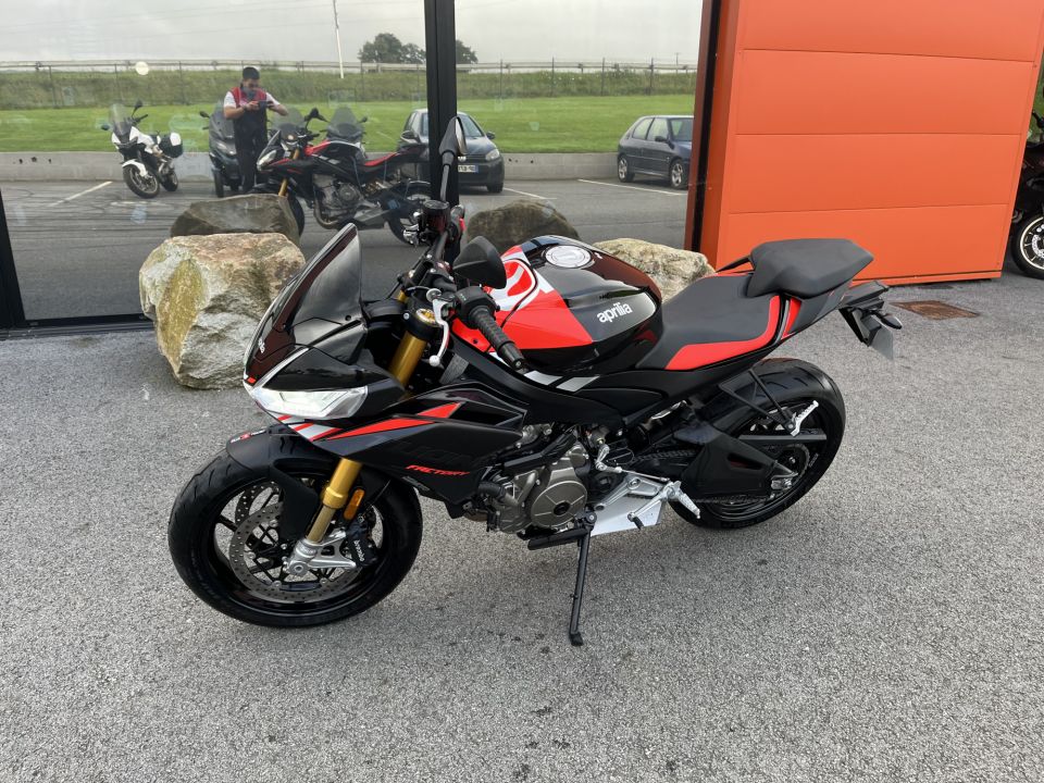 APRILIA TUONO 660 FACTORY 4
