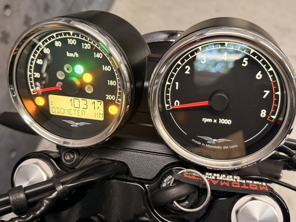 MOTO GUZZI V7 SPECIAL 4