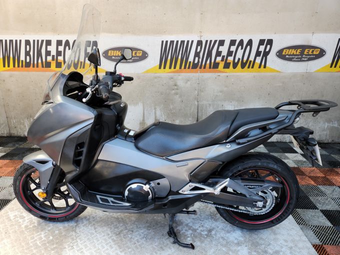 HONDA INTEGRA 750 4