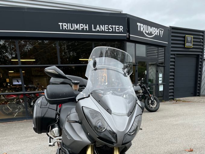 TRIUMPH TIGER 1050 SE 4