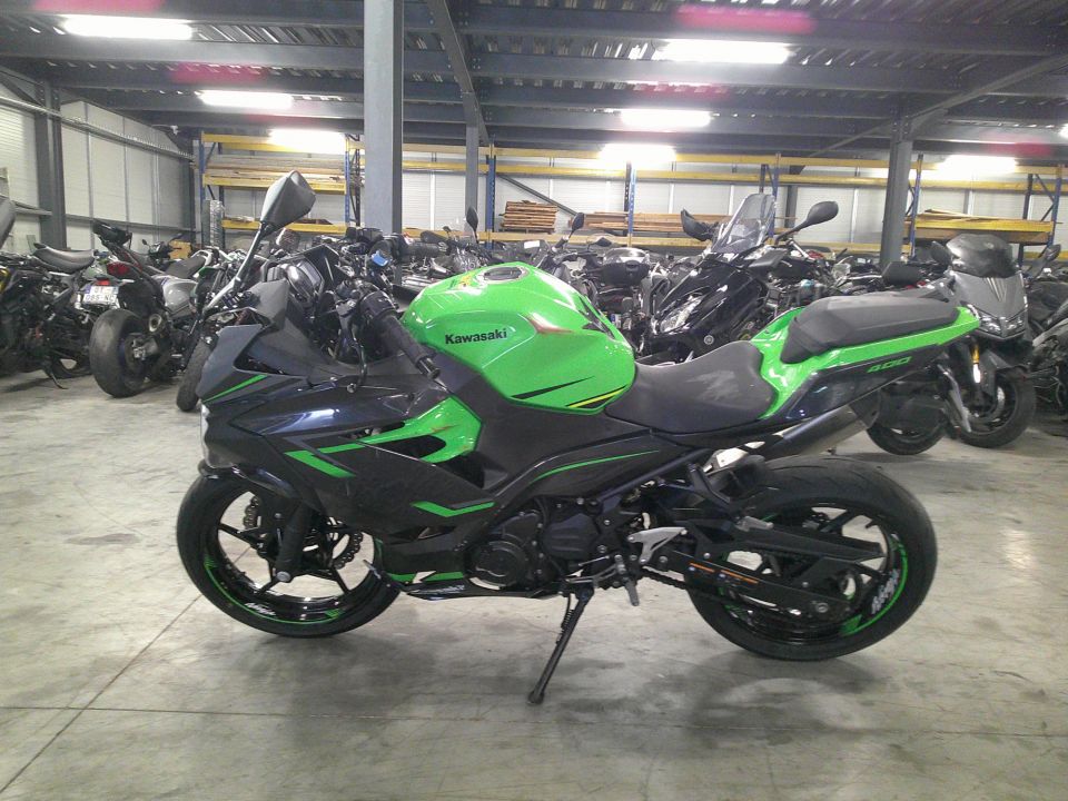 KAWASAKI NINJA 400 4