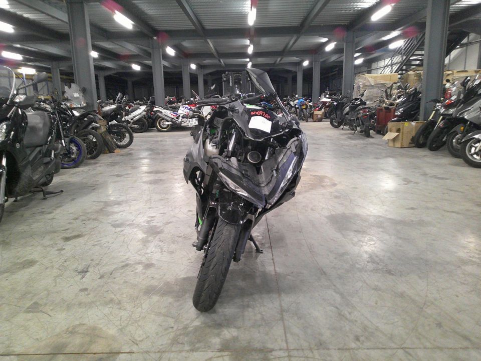 KAWASAKI NINJA 400 4