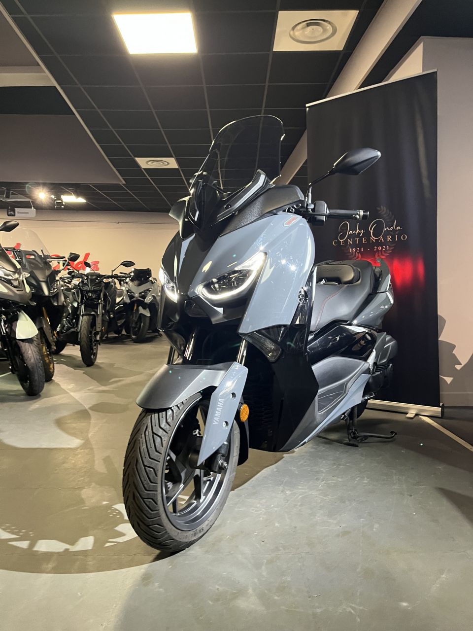 YAMAHA XMAX 125 TECH MAX 4