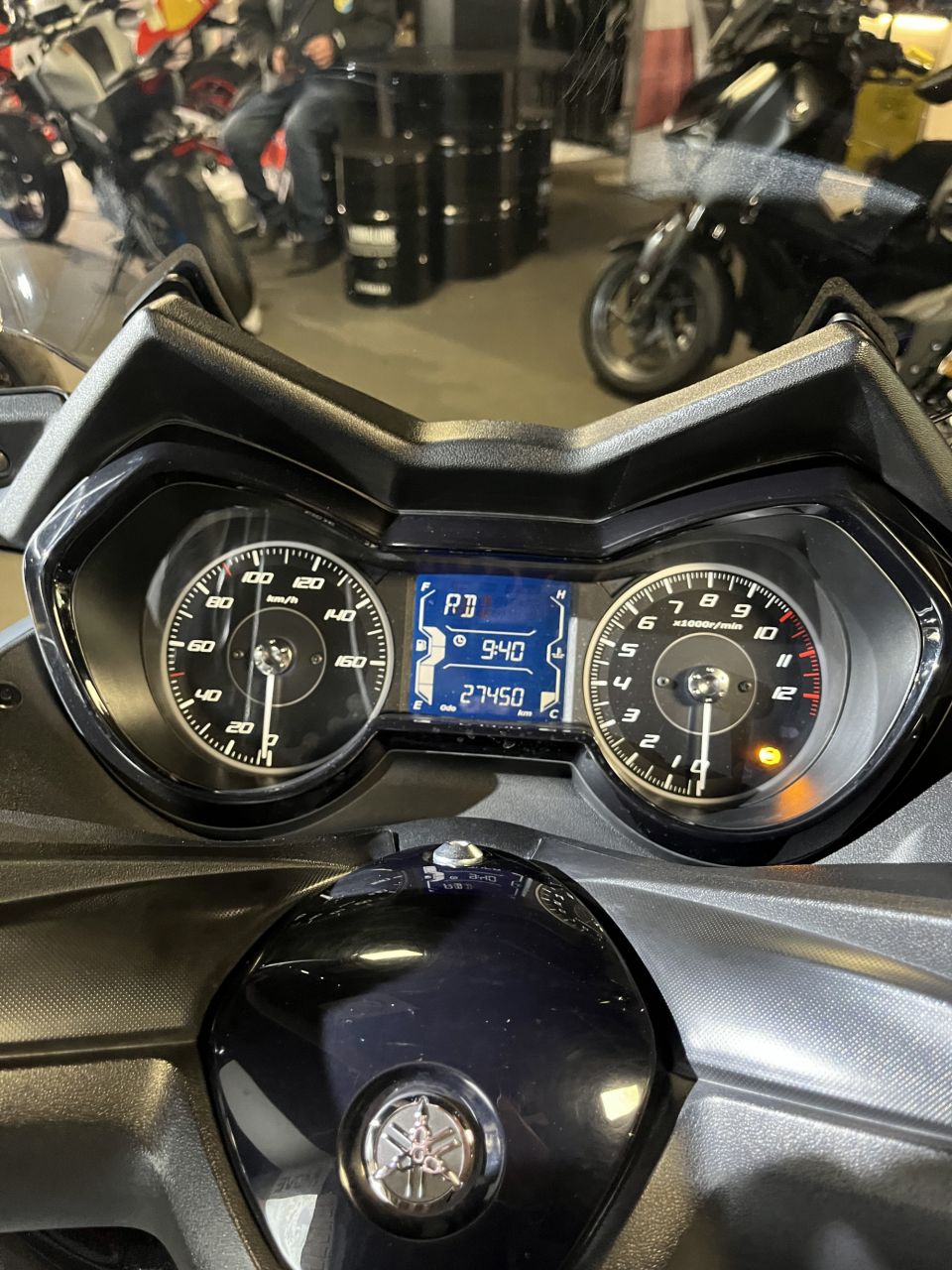 YAMAHA XMAX 125 TECH MAX 4