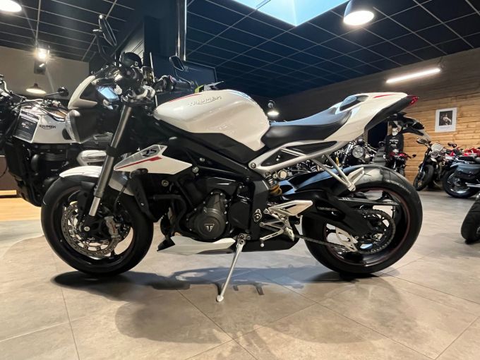 TRIUMPH STREET TRIPLE 765 RS 4