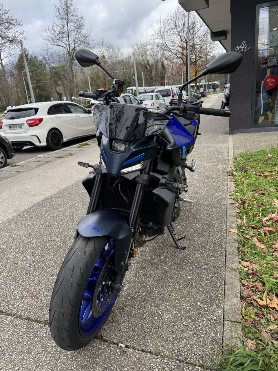 YAMAHA MT-09  Y-AMT 4