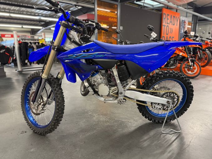 YAMAHA YZ 125 4