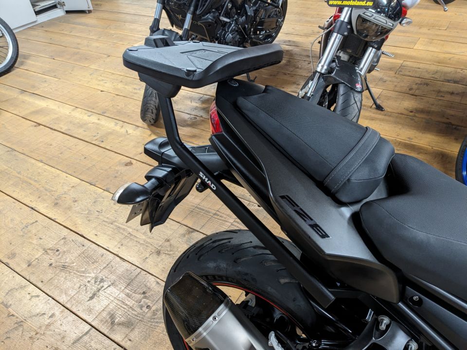 YAMAHA FZ8 4
