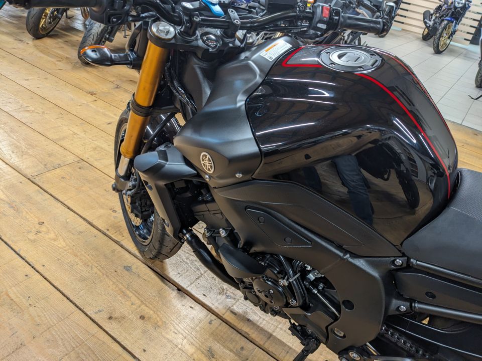 YAMAHA FZ8 4