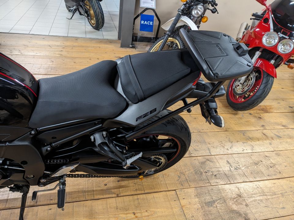YAMAHA FZ8 4