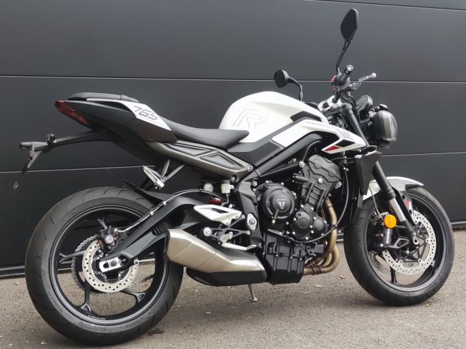 TRIUMPH STREET TRIPLE 765 R 4