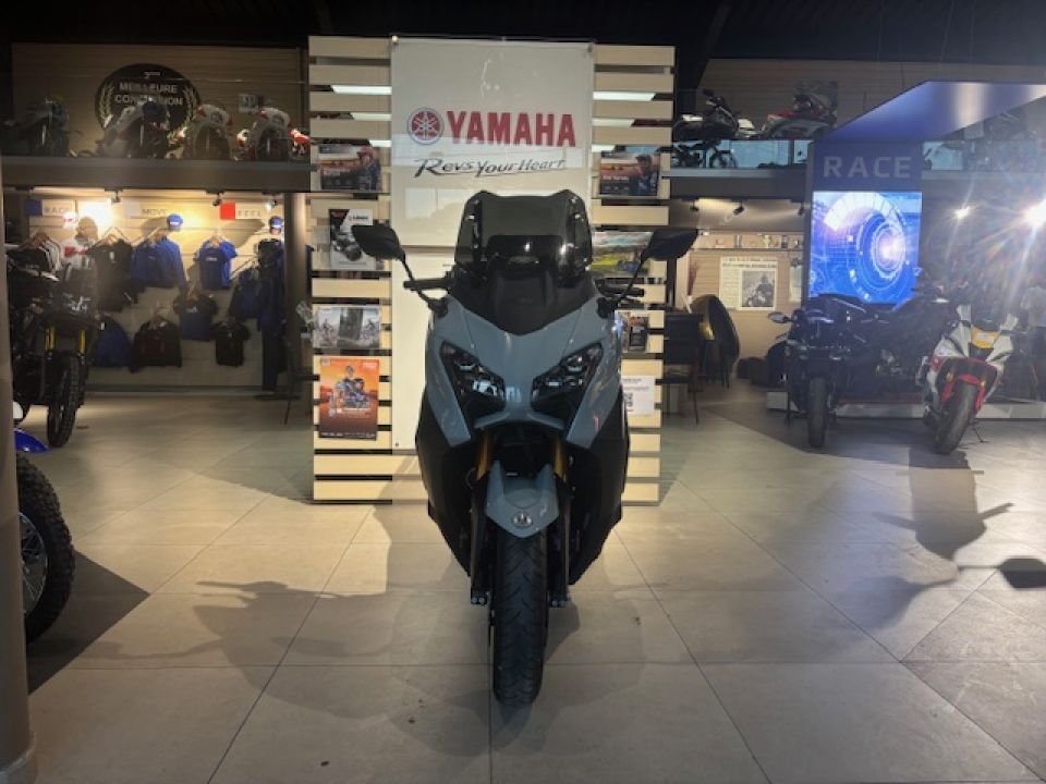 YAMAHA XP T-MAX 560 TECH MAX 25 215€/MOIS* +DE 6900€ D'EQUIPEMENT  GTIE CONSTRUCTEUR 04/2030 4
