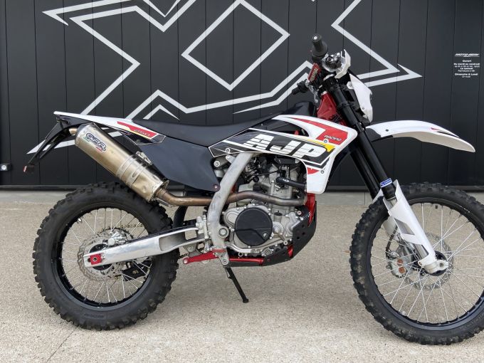 AJP 250 SPR 4