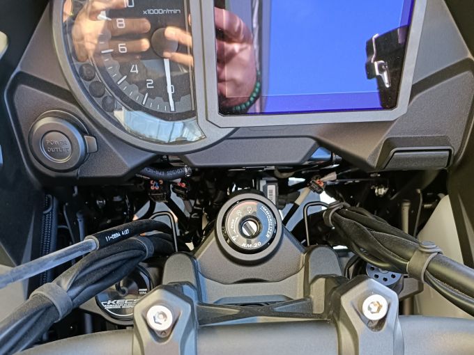 KAWASAKI VERSYS 1100 SE (SUSPENTION PILOTEE) 1 ER MAIN 161 KMS 4