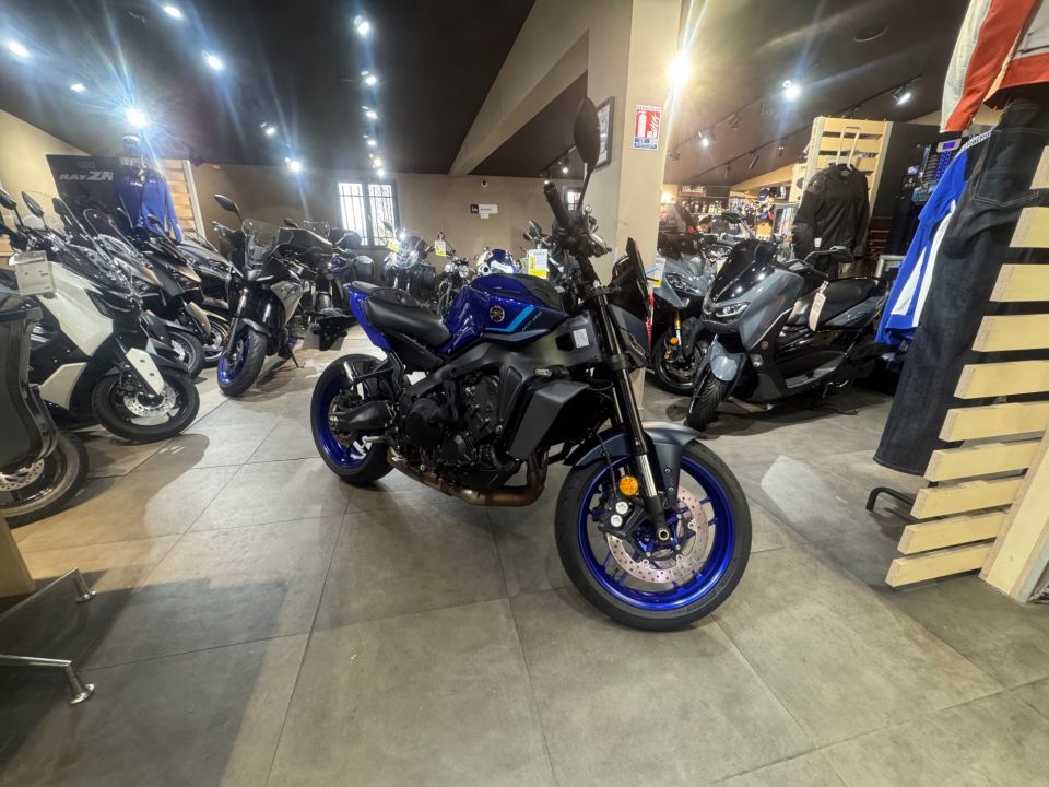 YAMAHA MT-09 Y-AMT 35 KW 4
