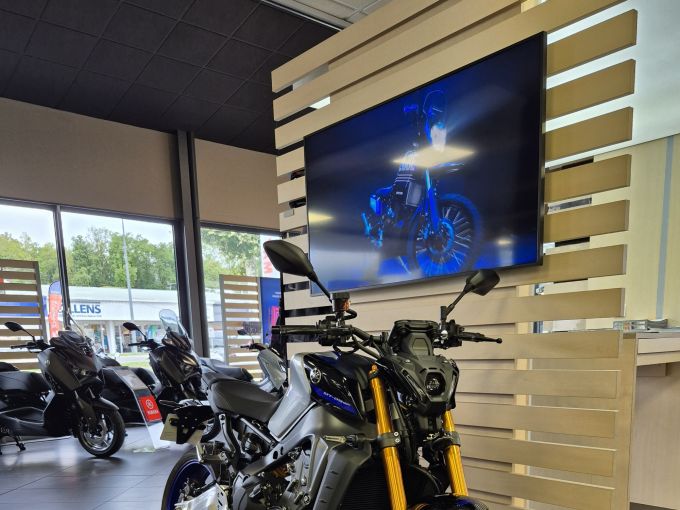 YAMAHA MT-09 SP 4