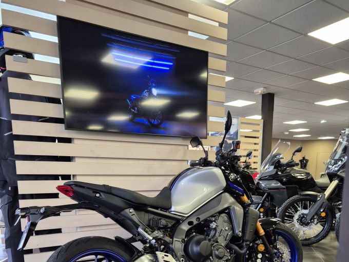 YAMAHA MT-09 SP 4