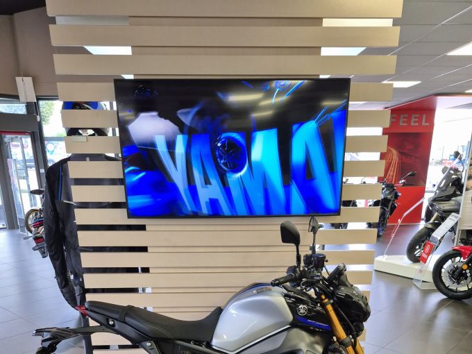 YAMAHA MT-09 SP 4