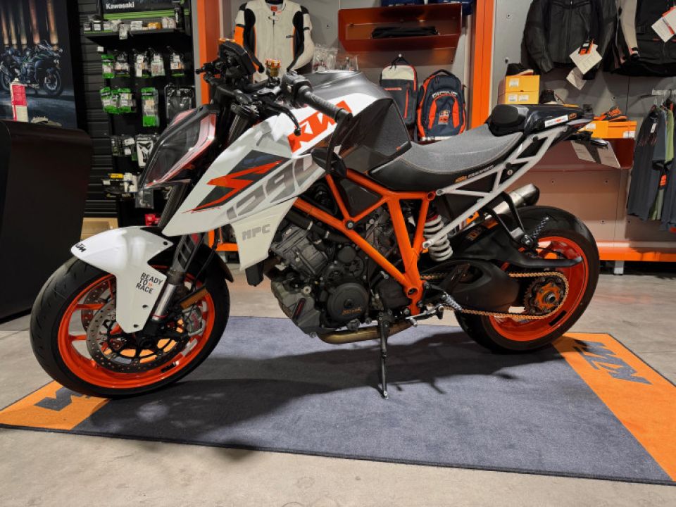 KTM 1290 SUPER DUKE R 4