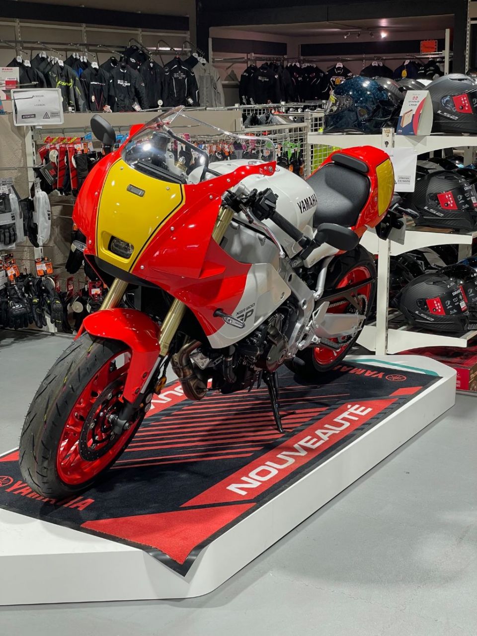 YAMAHA XSR 900 35KW 4