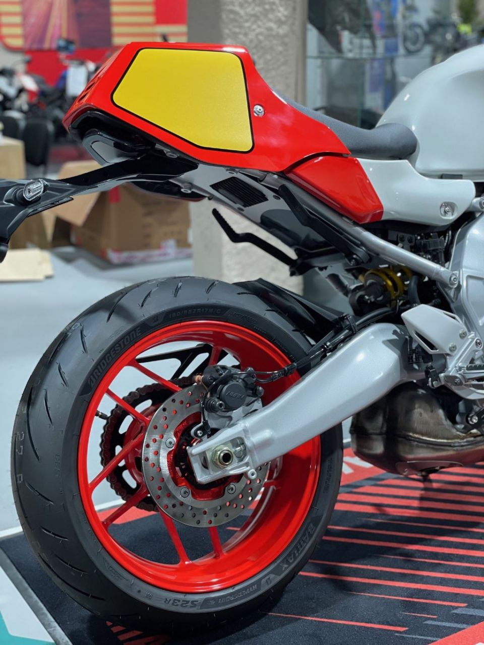 YAMAHA XSR 900 35KW 4