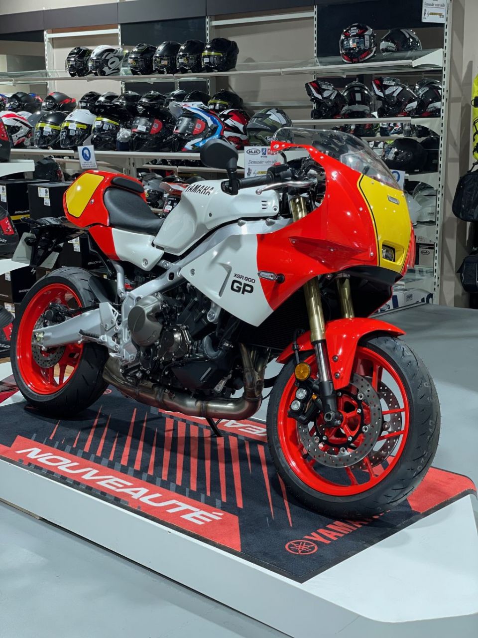 YAMAHA XSR 900 35KW 4