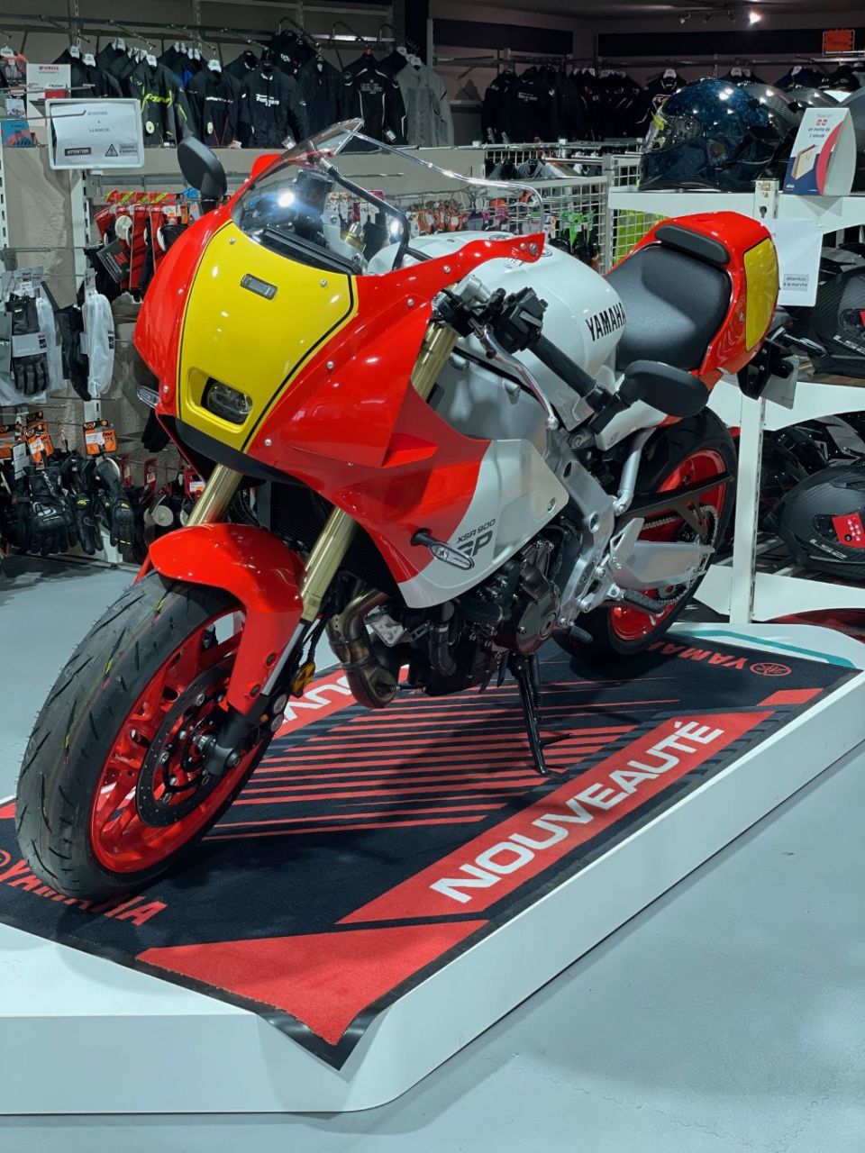 YAMAHA XSR 900 35KW 4