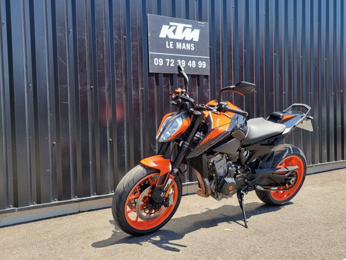KTM 890 DUKE 4