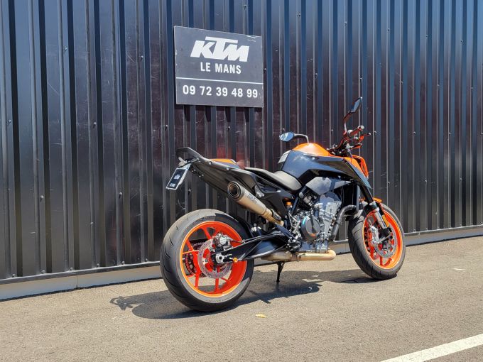 KTM 890 DUKE 4