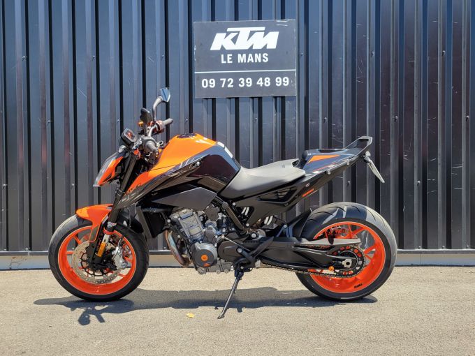 KTM 890 DUKE 4