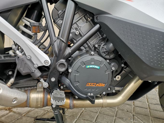 KTM 1290 SUPER ADVENTURE S 4