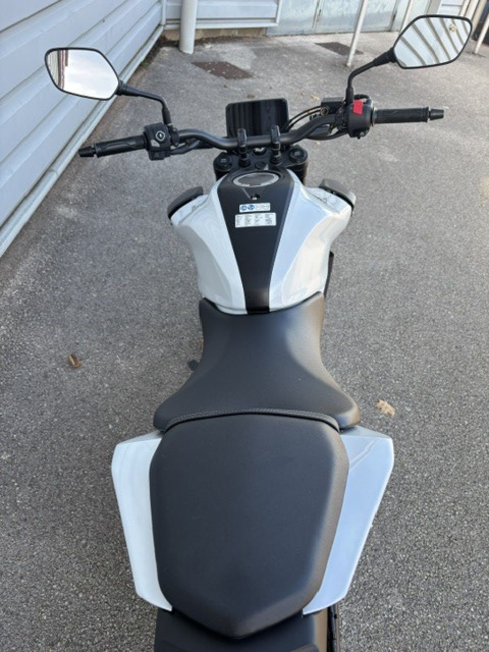 HONDA CB125R 4