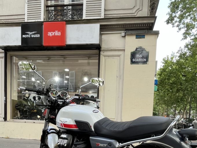 MOTO GUZZI V7 SPECIAL 4