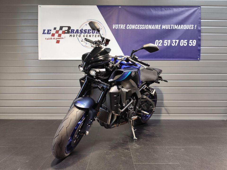YAMAHA MT-10 4