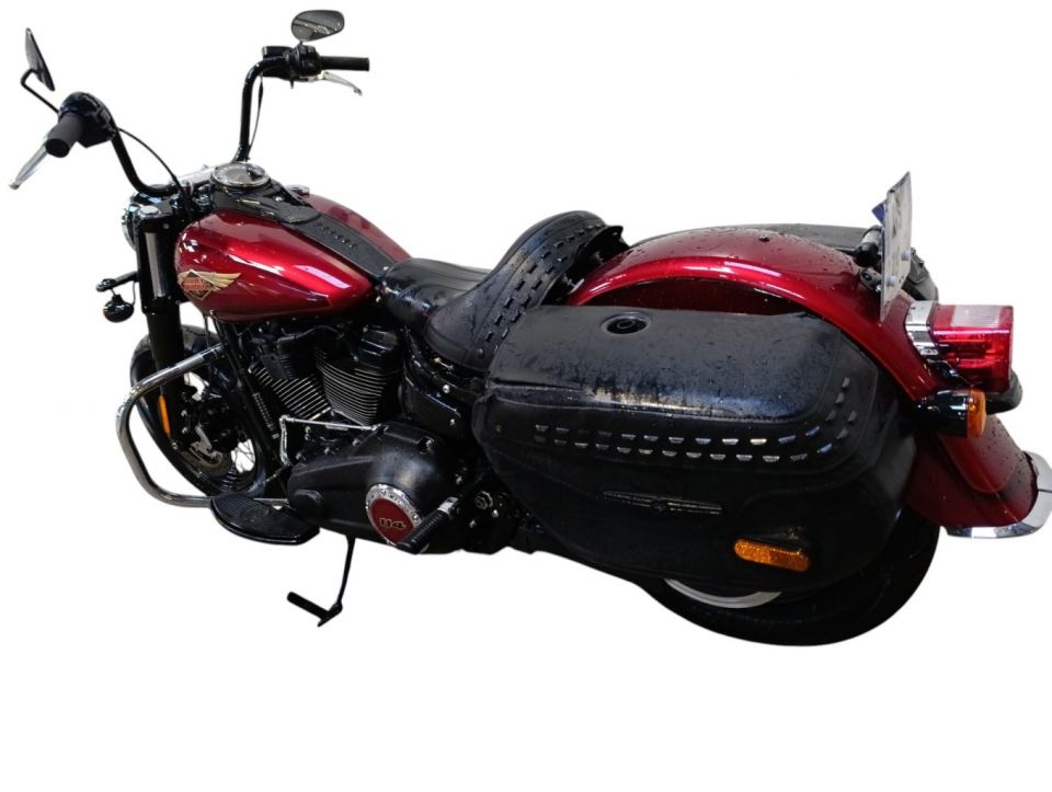HARLEY-DAVIDSON SOFTAIL HERITAGE 1870 CLASSIC 4
