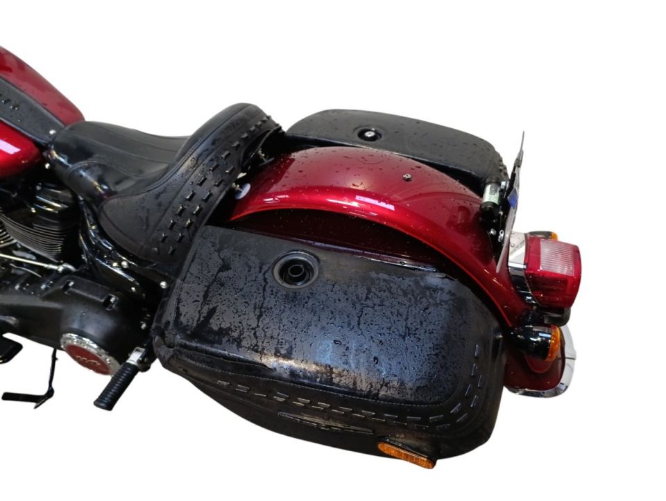 HARLEY-DAVIDSON SOFTAIL HERITAGE 1870 CLASSIC 4