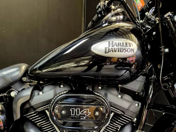 HARLEY-DAVIDSON SOFTAIL HERITAGE 1868 CLASSIC 4