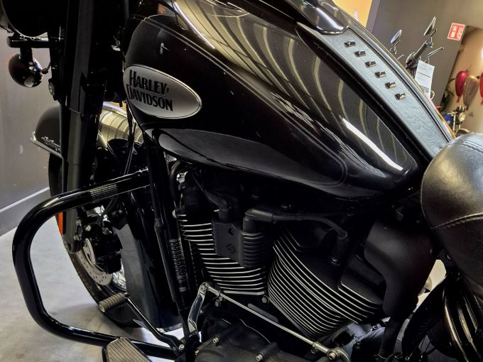 HARLEY-DAVIDSON SOFTAIL HERITAGE 1868 CLASSIC 4