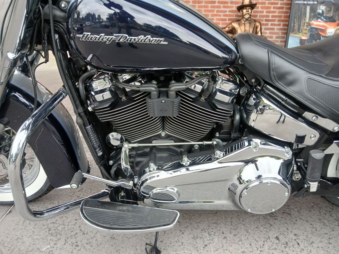 HARLEY-DAVIDSON SOFTAIL DELUXE 1745 4