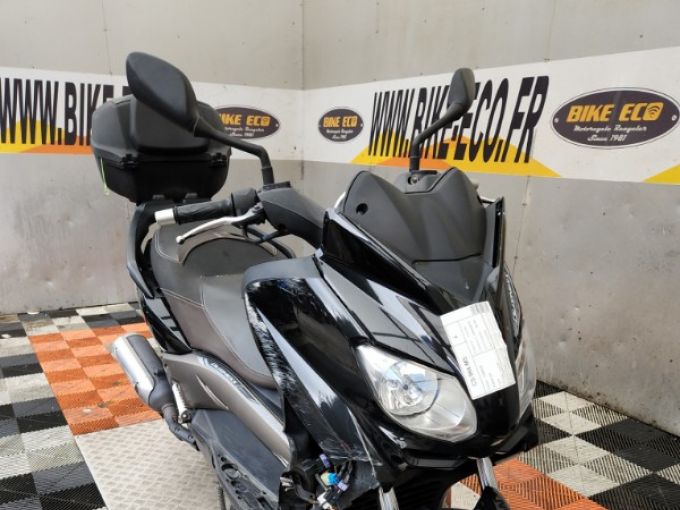 YAMAHA X-MAX 125 4