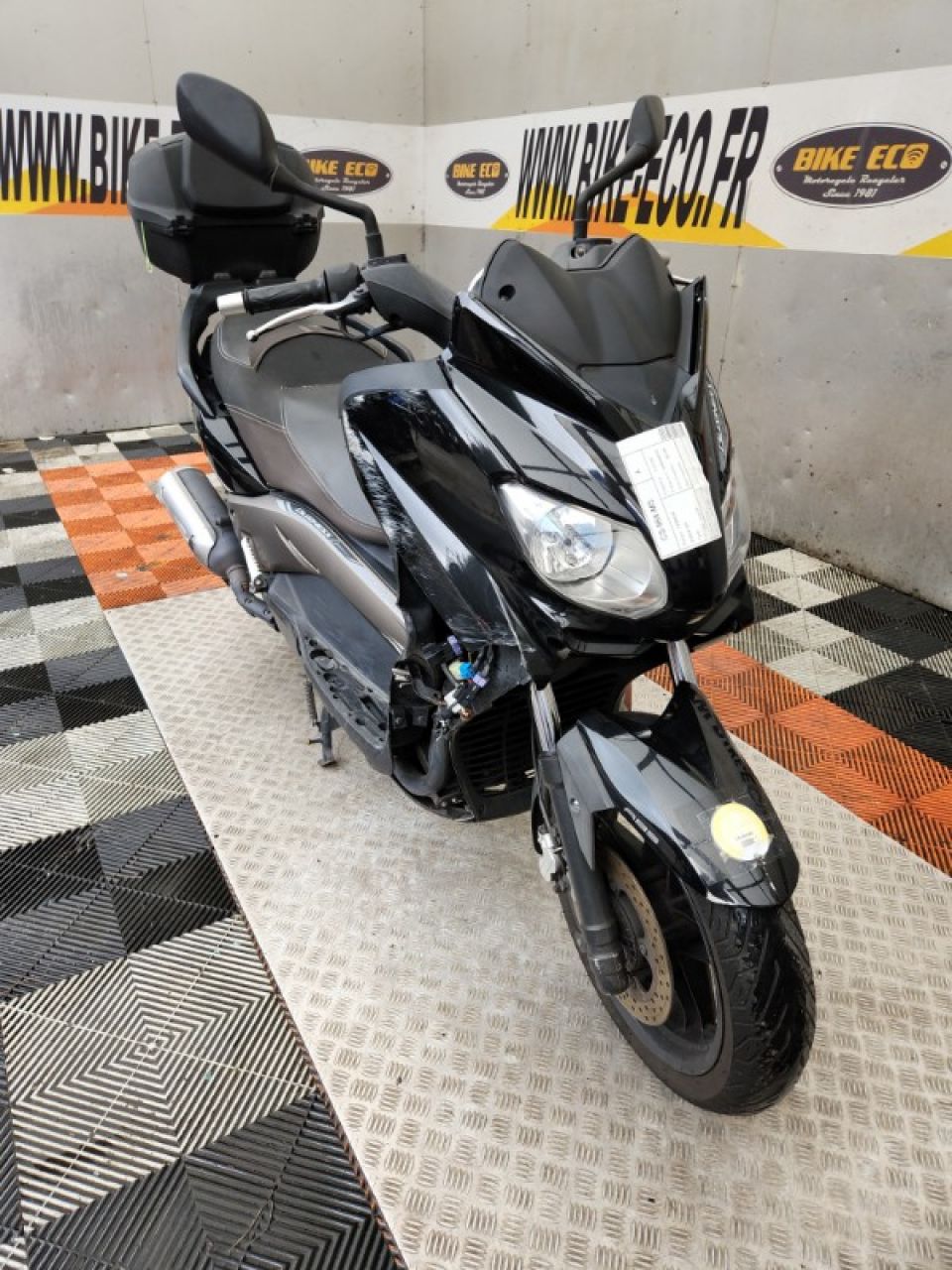 YAMAHA X-MAX 125 4