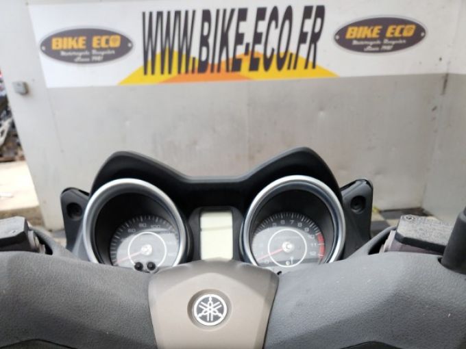 YAMAHA X-MAX 125 4