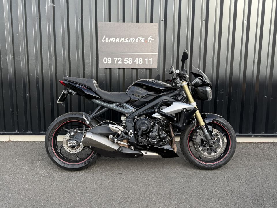TRIUMPH STREET TRIPLE 675 4