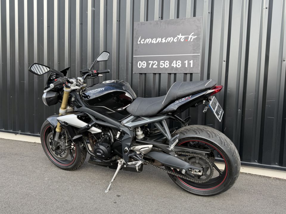 TRIUMPH STREET TRIPLE 675 4